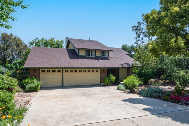 Photo - 124 Sequoia Ct