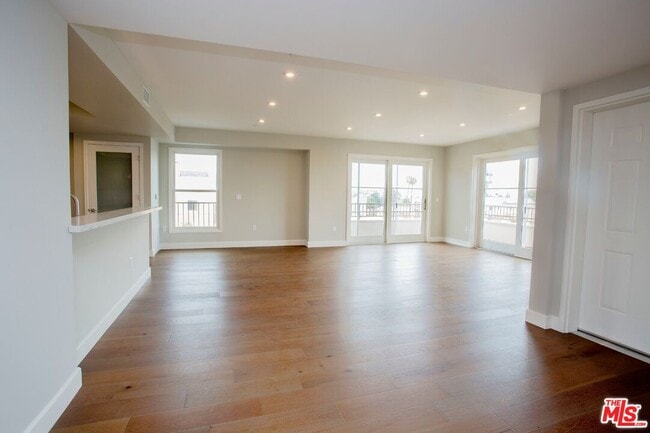 Photo - 1500 S Beverly Dr Unit 102