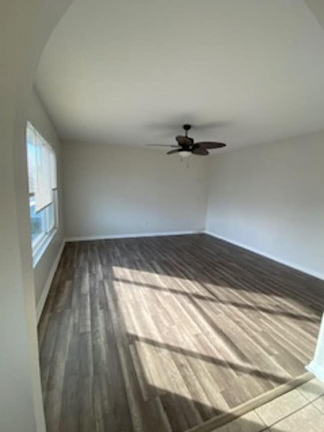 Photo - 951 W Summerland Ave Unit 3