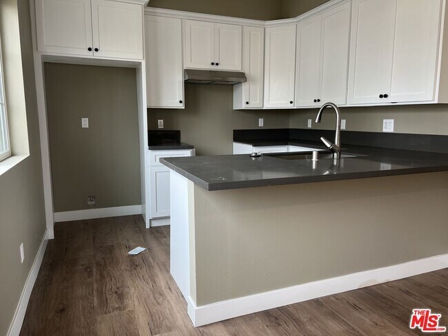 Building Photo - 334 Stepney St Rental