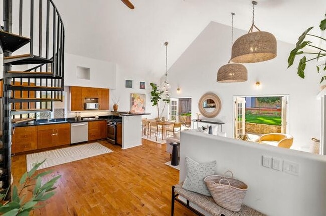 Photo - 829 Marilla Ave