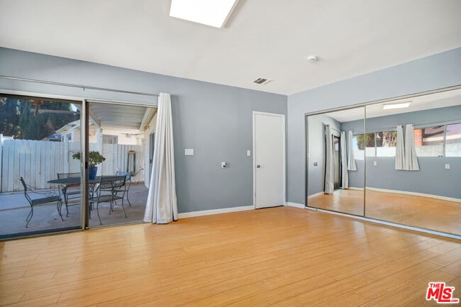 Photo - 15157 Valleyheart Dr