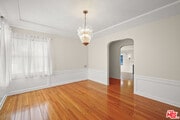 Photo - 3960 Welland Ave