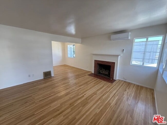 Photo - 3237 Midvale Ave