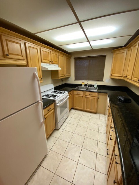 Photo - 557 E Tujunga Ave Unit H
