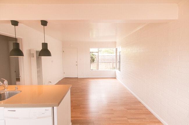 Photo - Charming 1br/1ba with Mid Century Touches in Ocean Beach/Point Loma Unit 4493