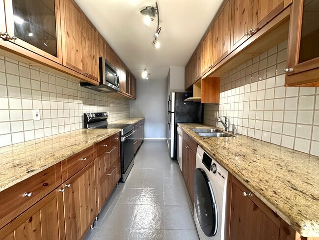 Photo - 700 Westmount Dr Unit 202