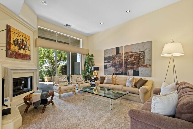 Photo - 461 Desert Holly Dr