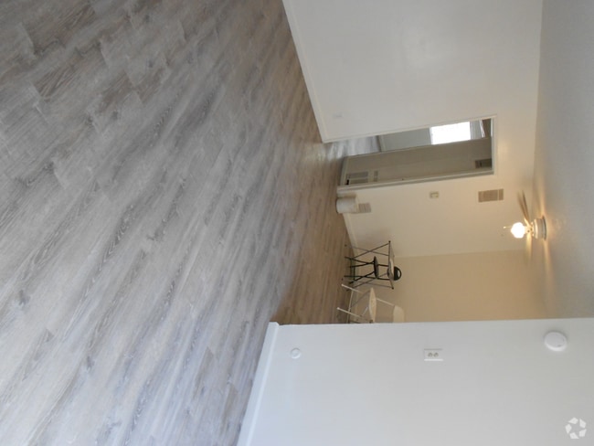 Building Photo - 4702 W 17 th St Rental
