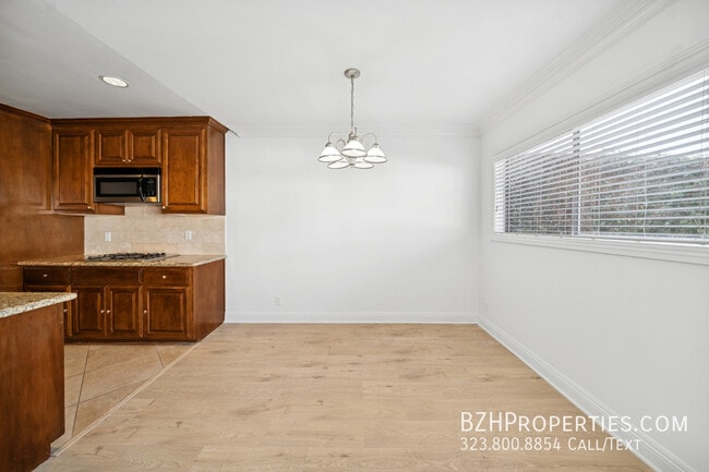 Photo - 133 N Swall Dr Unit 203