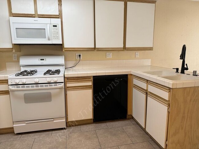 Photo - *** Please call us @ 661-266-1400 for info...