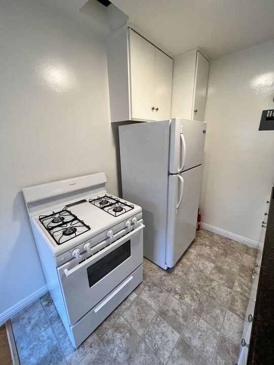 Building Photo - 1263 Hayworth Ave Rental