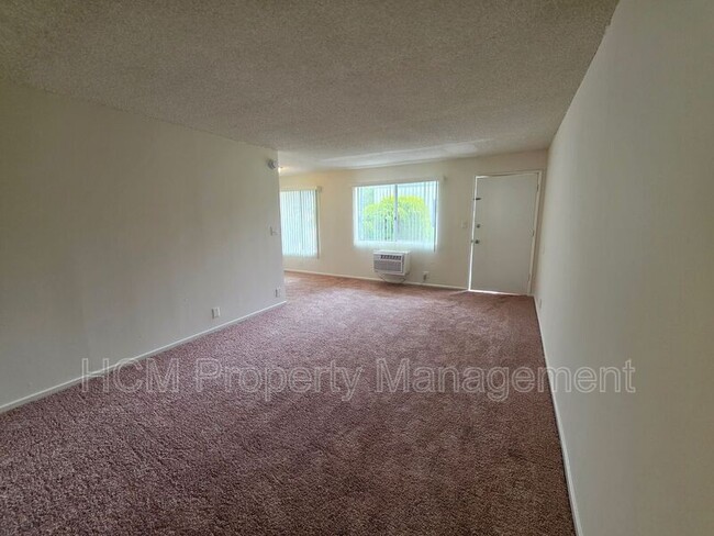 Photo - 15636 Valerio St
