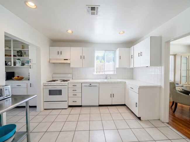 Photo - 4332 Sunnyslope Ave