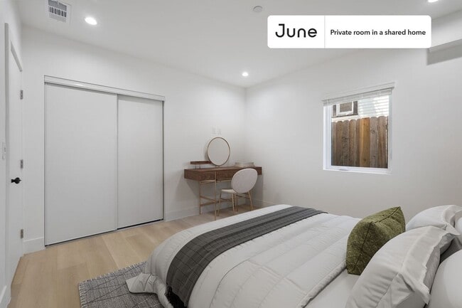 Private bedroom in 3 bed/2 bath Home - Private bedroom in 3 bed/2 bath Home Unit C