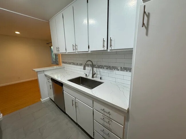 Photo - 18307 Burbank Blvd Unit 9