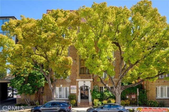 Photo - 228 S Kenwood St Apartment Unit 108