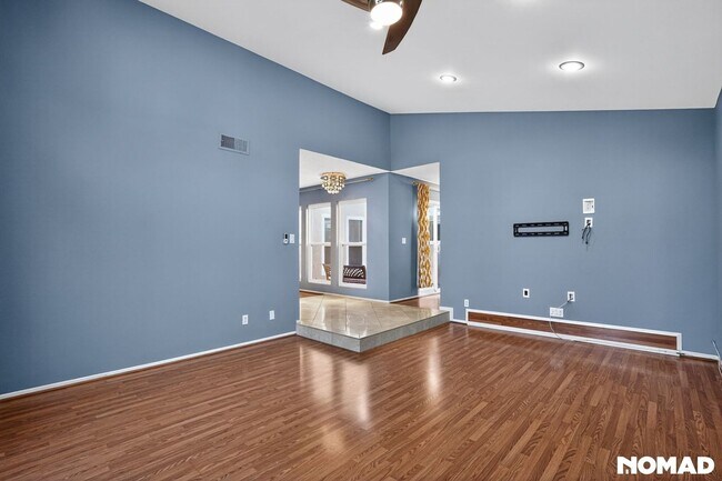 Photo - 23119 Valerio St