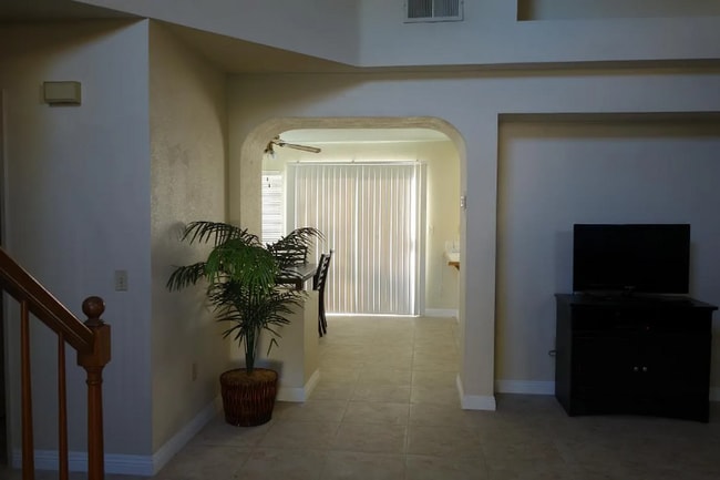 Photo - 1213 Jasmine St