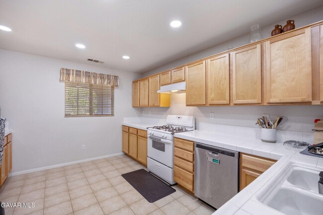 Photo - 43433 59th St W