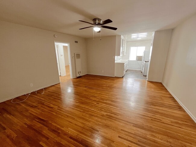 Photo - 652 Veteran Ave
