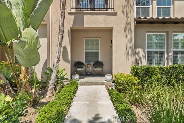 Building Photo - 75 Reunion