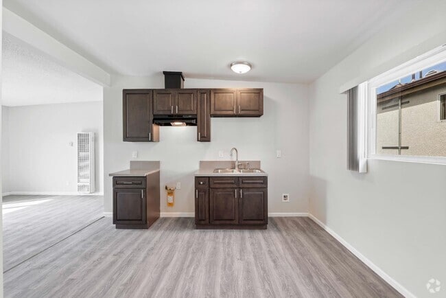 Building Photo - 626 W 54th St Rental