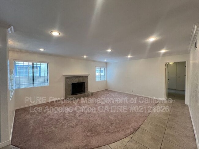 Building Photo - 21409 Dolores St Rental