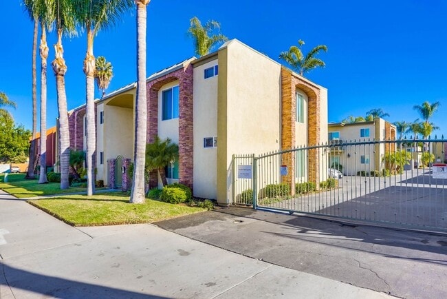 Building Photo - 2 Bedroom Condo For Rent - El Cajon
