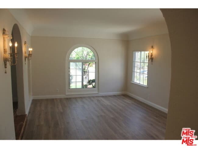 Photo - 1120 S Plymouth Blvd