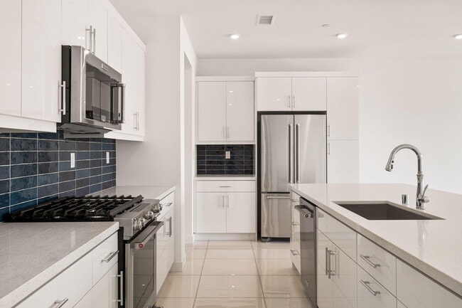 Photo - 928 Galaxy Dr