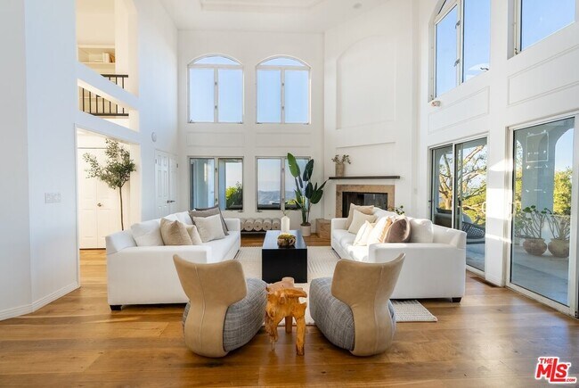 Photo - 21965 Saddle Peak Rd