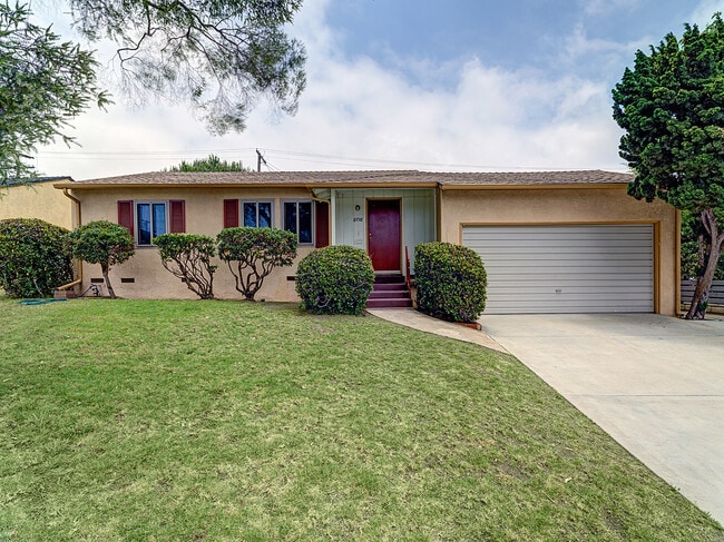 Photo - 8716 Bleriot Ave House