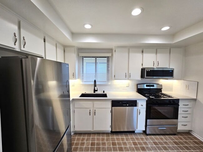 Photo - 2349 S Bentley Ave