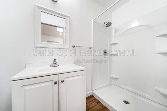 Photo - 420 N Batavia St