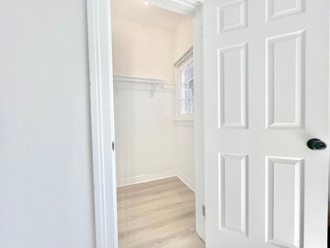 Photo - 707 W 48th St Unit 709 1/2