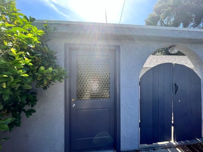 Photo - Charming Oak View Studio