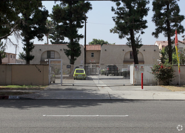 Building Photo - El Fortin Rental