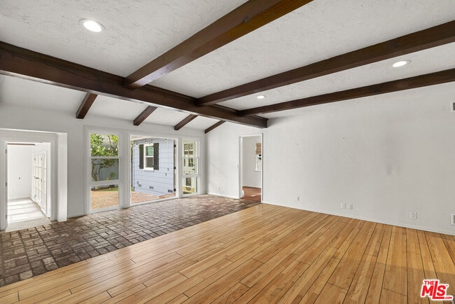 Photo - 4506 Nagle Ave