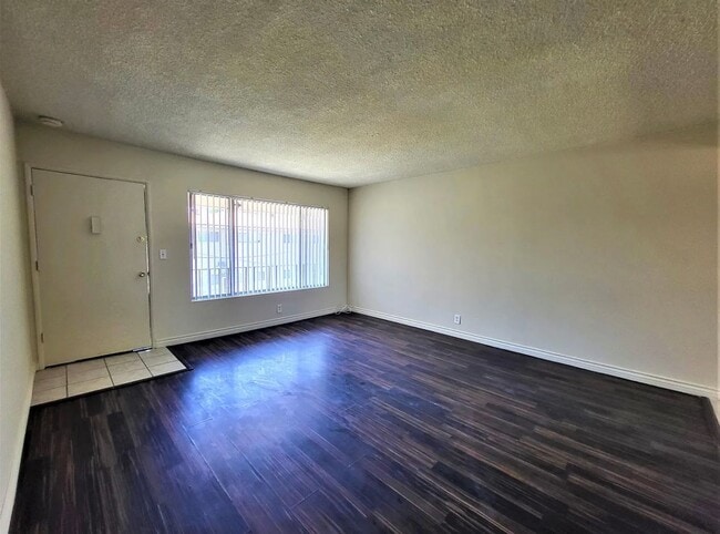 Photo - LB1702 (lease only) Unit 3