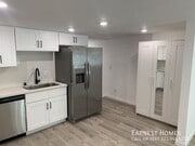 Photo - 1305 1/4 Waterloo Street- Apartment