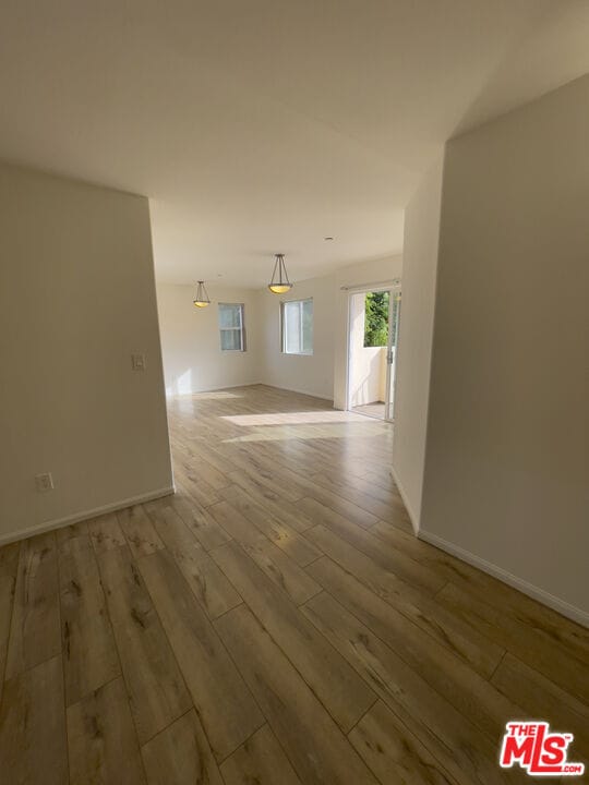 Photo - 15939 Victory Blvd Unit 201