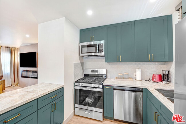 Photo - 5252 Canoga Ave