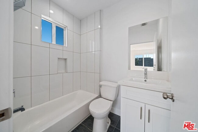 Photo - 6338 Beck Ave