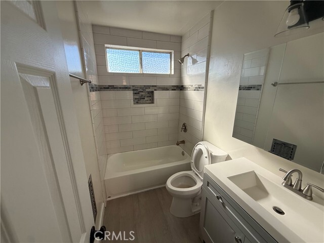 Photo - 1193 N Ardmore Ave Unit 9