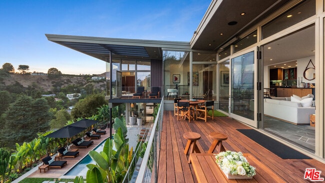 Photo - 1659 Waynecrest Dr