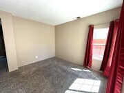 Photo - 643 Laxford Rd