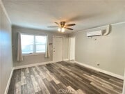 Photo - 539 W George St