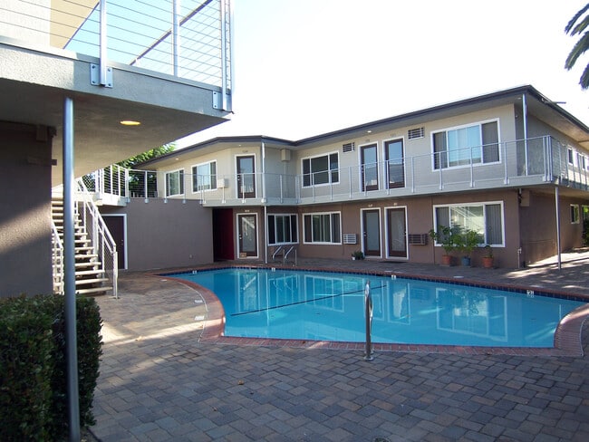 CATO Apartments - 1520 W Carson St