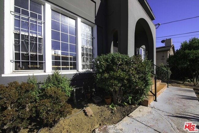 Photo - 134 S Mountain View Ave Unit 134 1/2